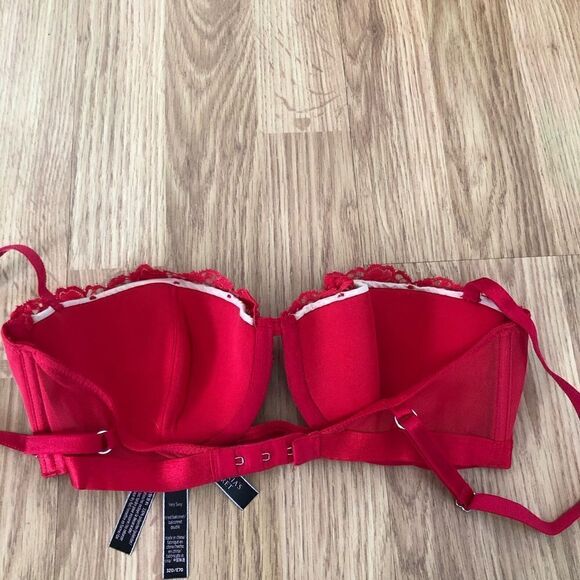 VICTORIA’S SECRET Very Sexy Red Crochet Lined Balconet Bra SIZE 32D - Picture 11 of 11